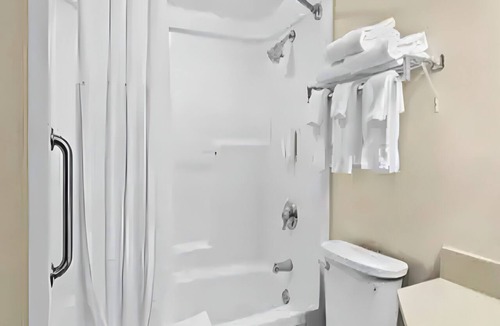 Cranberry Township Hotel | Peaceful Getaway Room w/Complimentary Breakfast - Local Highlights