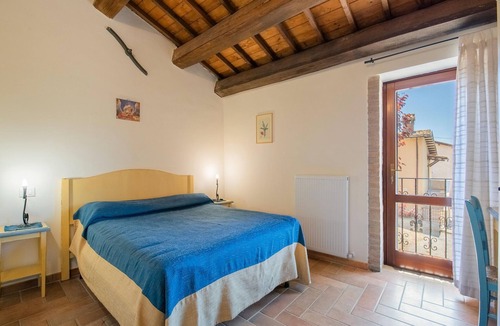 Sellano House | Peaceful Holiday Home in Sellano with Pool