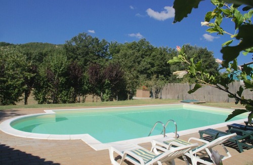 Sellano House | Peaceful Holiday Home in Sellano with Pool