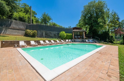 Sellano House | Peaceful Holiday Home in Sellano with private pool and garden