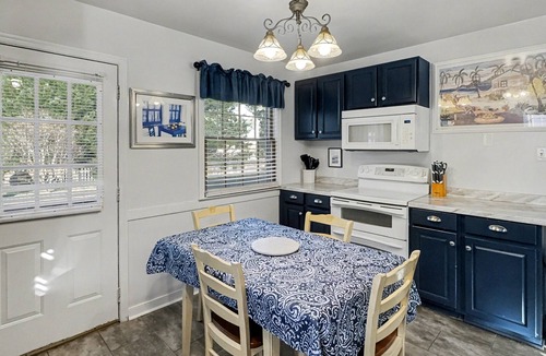 Midlothian House | Perfect for Extended Stays! Pet Friendly! Near Midlothian & Bon Air
