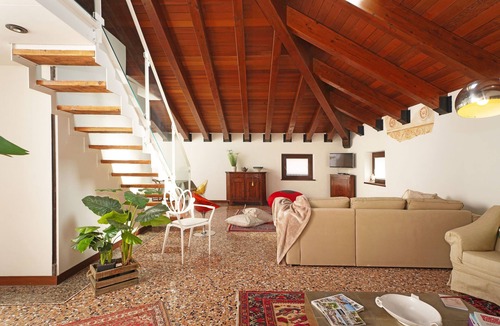 Peschiera del Garda City Centre Apartment | Peschieraloft - Two Bedroom Apartment, Sleeps 6