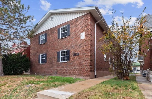 Tower Grove South Apartment | Pet-Friendly 1BR · Tower Grove · 3 mi SSM SLU · Free Laundry