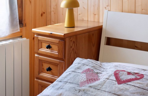 Borzonasca Apartment | Pet-Friendly Apartment with Mountian View & Shared Pool