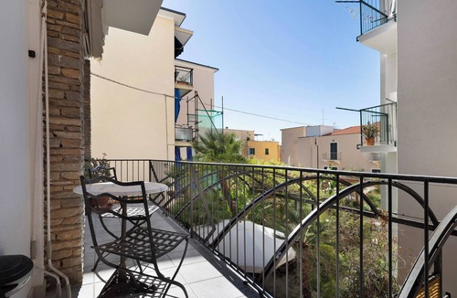 Varigotti Apartment | Pet-Friendly Apartment "7 Mehari" with Balcony & Wi-Fi