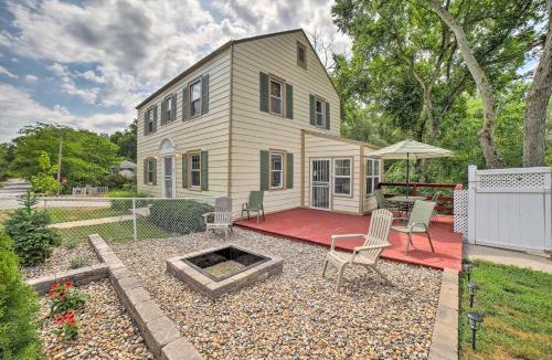 Miller Beach House | Pet-Friendly Lake Getaway: 1 Block to Beach!