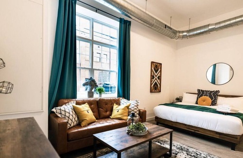 Central Northside House | Pet Friendly North Shore Studio w/Fitness Center