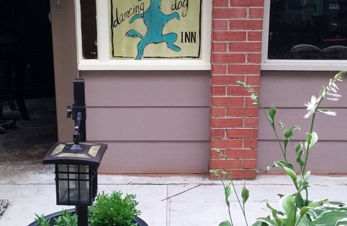 La Follette House | Pet friendly spacious flat property & beautifully shaded. GREAT 4 family reunion