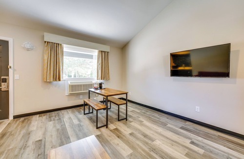 Port Huron Apartment | Pet-Friendly Studio Near Lighthouse Beach!