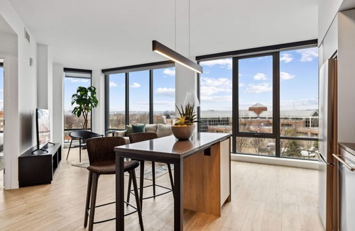 Buzzard Point Apartment | Placemakr Buzzard Point