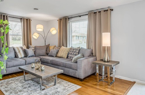 Hermitage Apartment | Plantation Villa - with Stunning Veranda