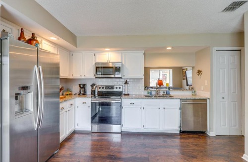 Dolphin's Cove House | Ponte Vedra Beach Family Home: 2 Mi to Beaches!