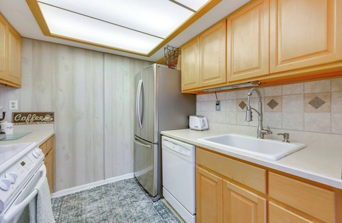 Welaka Condo | Pool Access & Lanai! Welaka Condo on St Johns