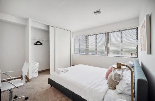 Downtown Harrisburg Apartment | PP 1802 Modern Corporate 2br, pool, Gym