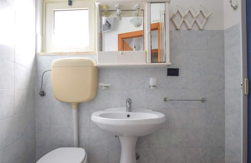 Le Castella Apartment | Practical vacation apartment just a few steps from the beach, in the heart of Le Castella.