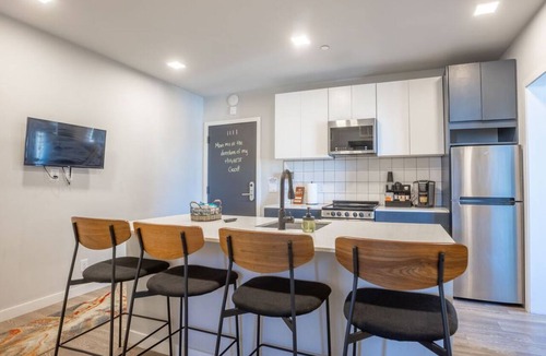 Northern Liberties Apartment | Prime/Sky-view 2BD Apartment In Northern Liberties