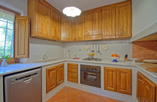 Civitella in Val di Chiana Villa | Private Villa with WIFI, private pool, A/C, patio, pets allowed, panoramic view, close to Arezzo