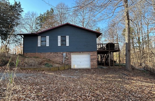 Ten Mile House | Private 3 Bed/2 Bath Watts Bar Lakehouse on Fenced 2 Acres [newly listed 2026]