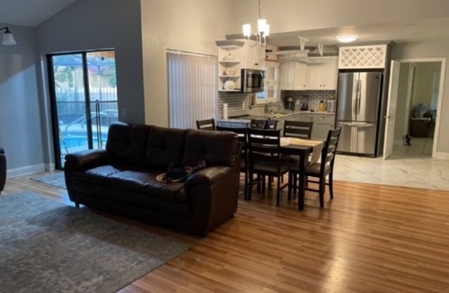 Zephyrhills House | Private 3Bed/3Bath Heated Pool Outdoor Entertainment