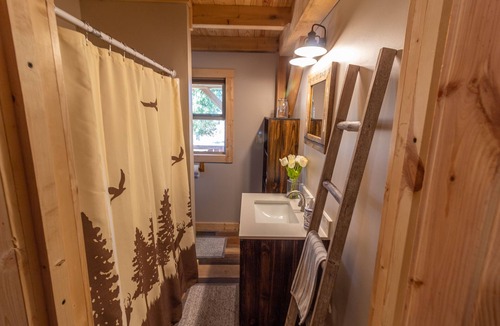 Seaman Cabin | Private cabin on 80 acre farm in Adams County Ohio