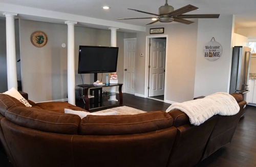 Annapolis House | Private Cottage on gated estate