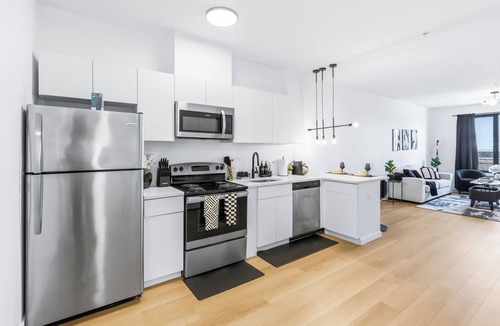 Elizabeth Apartment | Private Luxury One Bedroom with Living Room, Pool & Garage