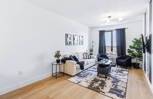 Elizabeth Apartment | Private Luxury One Bedroom with Living Room, Pool & Garage