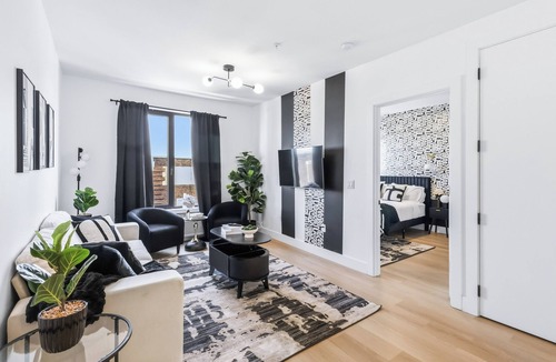 Elizabeth Apartment | Private Luxury One Bedroom with Living Room, Pool & Garage