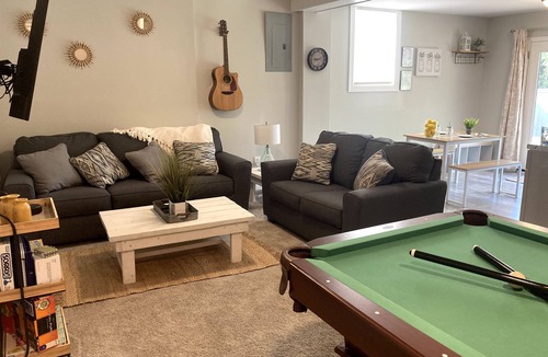 Hermitage Apartment | Private Nashville Guest Suite - King Bed - Massage Chair - Private Entry