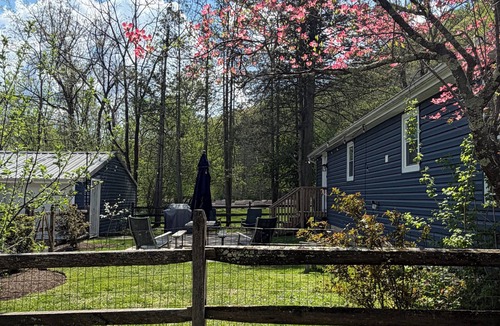 Point Pleasant House | Private Riverfront Retreat-river access, walking/biking path, fire pit