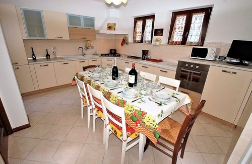 Ponte Buriano Villa | Private Villa with A/C, WIFI, private pool, TV, patio, pets allowed, panoramic view, close to Arezzo