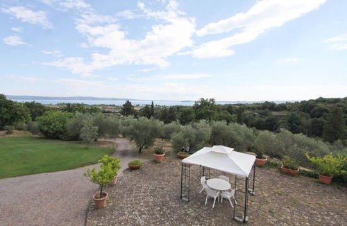 Grotte di Castro Villa | Private villa with pool overlooking the lake Bolsena