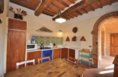 Trequanda Villa | Private Villa with WIFI, private pool, A/C, TV, pets allowed, panoramic view, close to Montepulciano