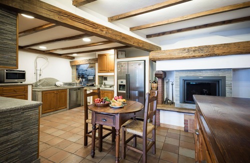 Subbiano Villa | Private Villa with A/C, WIFI, private pool, TV, patio, pets allowed, panoramic view, close to Arezzo