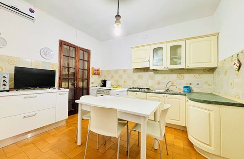 Solanas Villa | Private villa with garden and WiFi! Very close to the beach of Solanas!