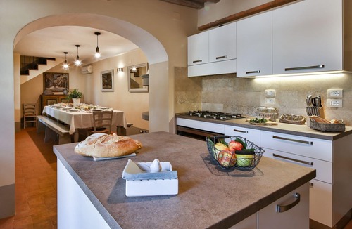 Ferretto Villa | Private Villa with hot tub, A/C, private pool, WIFI, TV, patio, panoramic view, close to Cortona