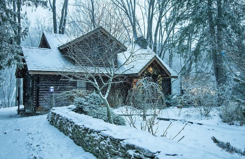 Narrowsburg House | Private Waterfront Log Home on the Delaware River - Upstate Catskills