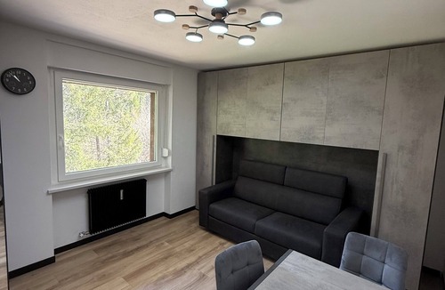 Ronzone Apartment | Queen of the woods