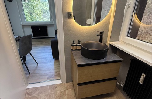 Ronzone Apartment | Queen of the woods