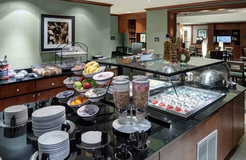 Tougaloo Apartment | Queen Studio Near IBM. Free Breakfast. Pool. Gym.