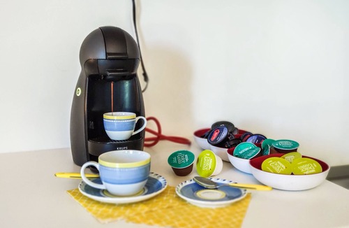Alice Castello Apartment | Quick Home - Garden - One Bedroom Apartment, Sleeps 2