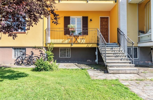 Alice Castello Apartment | Quick Home - Garden - One Bedroom Apartment, Sleeps 2