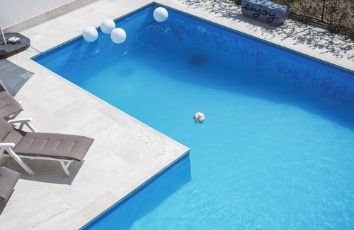 Ortona Apartment | Quiet 2 bedroom apartment in villa with pool and barbecue, 1km from the sea
