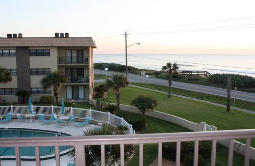 Breakers Condo | Quiet Beach Getaway