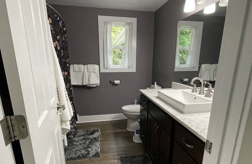 Northview House | Quiet GrandRapids Home Near lake. 8miles from downtown.
