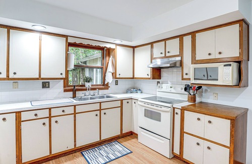 Linn Grove House | Quiet Retreat in Bluffton: Fish, Hike & Golf