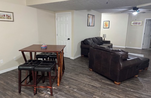 St. Robert House | Quiet Spacious Home in the Woods 10 minutes from FLW visitors center.