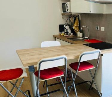 Quartiere XXIX Ponte Mammolo Apartment | Rebibbia Guest Art Metro B