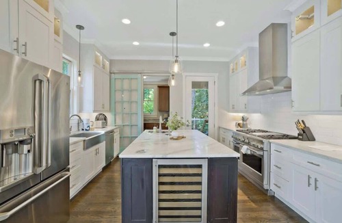 Franklin House | Recently-built all-suite with two porches, firepit, crow's nest, & widow's walk