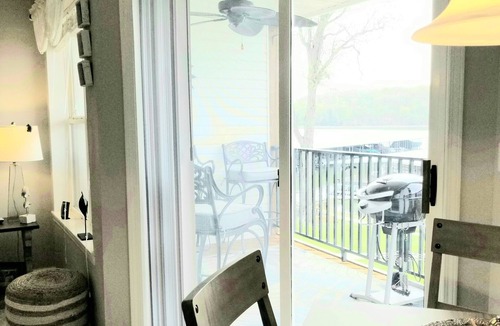 Kaiser Condo | Recently Redecorated Lake Front Unit Located in Lake Ozarks 17,000 acre Park